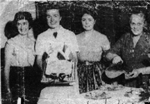 Marie-Thrse, Phillis avec le gteau, Annie et Mrs Merritt