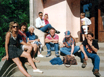 Le clan en 2000 (devant l'école Steiner de La Boissière)