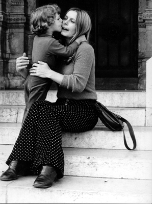 Annie et Pierre-Franois sur les marches du Sacr Coeur  Paris. Photo Geogio Catti de Gasperi