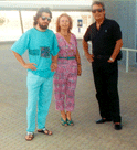 Annie Nobel, Etienne Leopold et le directeur du caf de la Paix, au pont de Bahren